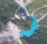 地震後木瓜溪上游新增堰塞湖 約有226個標準游泳池水量